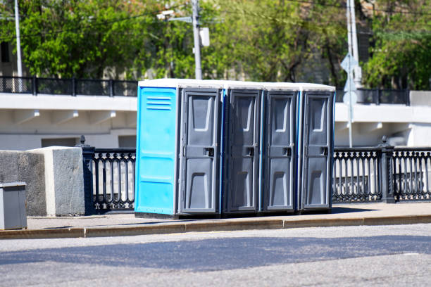 Best Portable restroom trailer rental  in Oakdale, MN